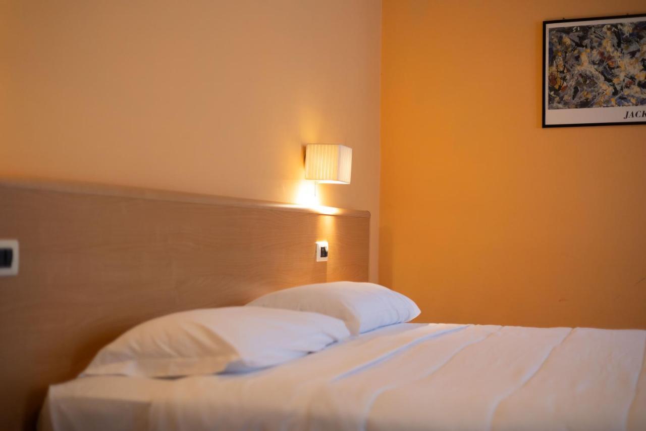 Hotel La Ferte Asti Exterior photo